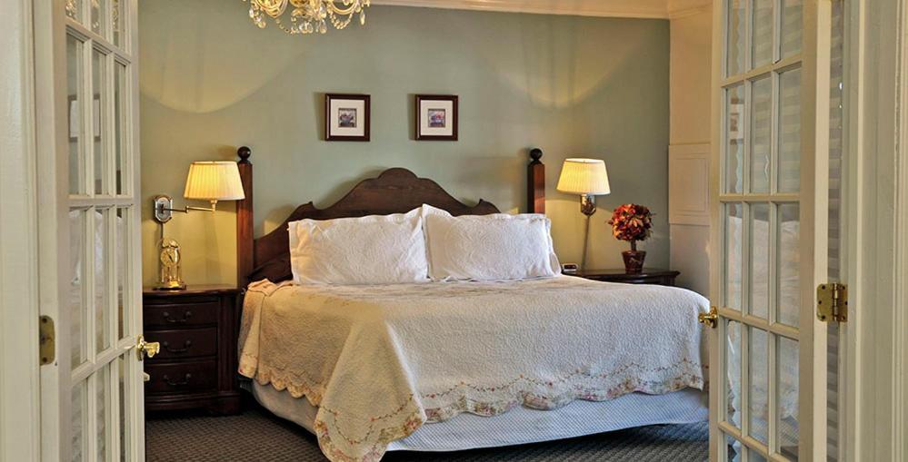 Deluxe Double Room with Bath,742752505:JPEG